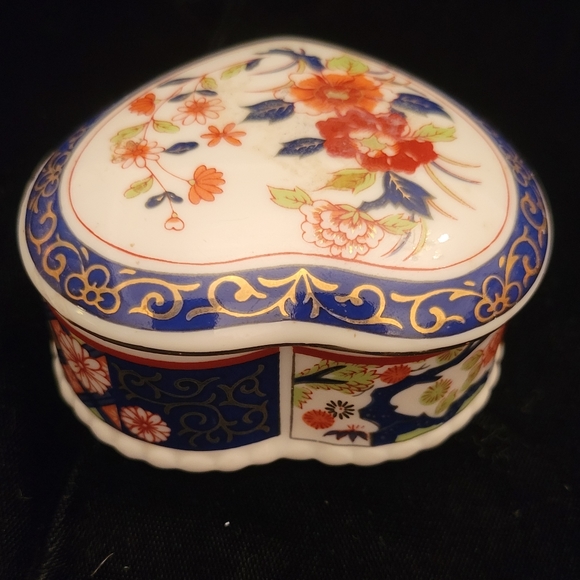 Vintage Knobler Japan Heart Trinket Box Gold Trim Flowers Floral. - Picture 4 of 8
